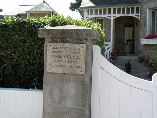  plaque commémorative pour Roger Vercel